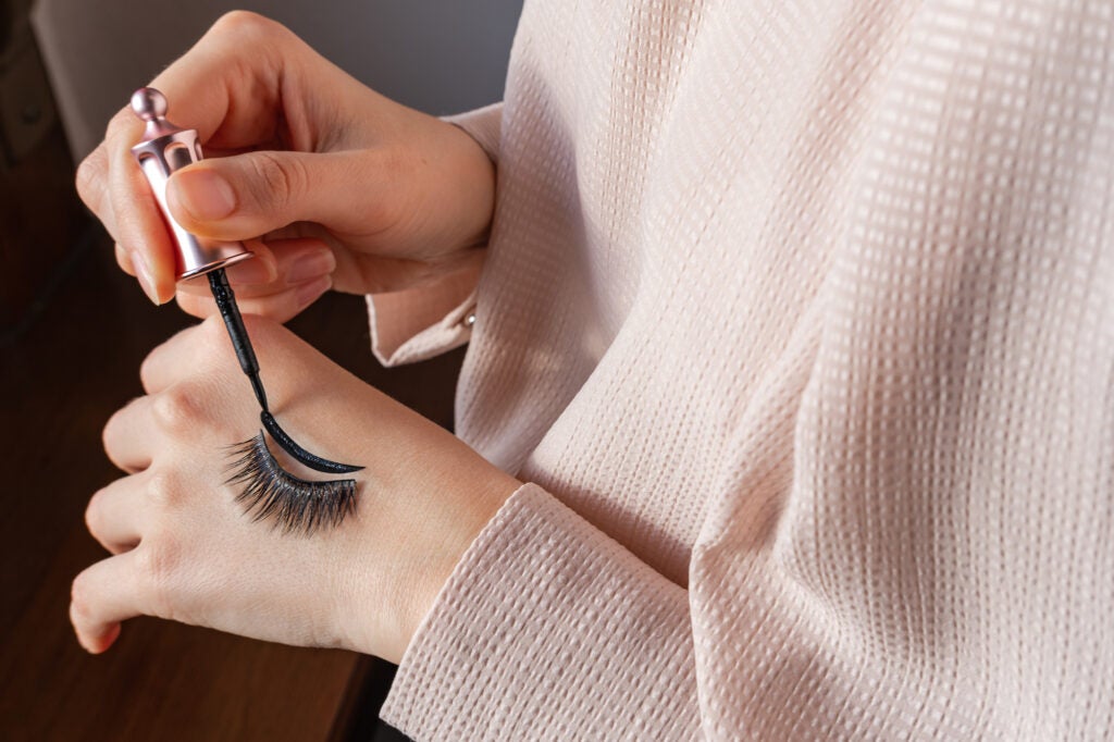 Drugstore vs. Professional Eyelash Extensions The Lash Lounge
