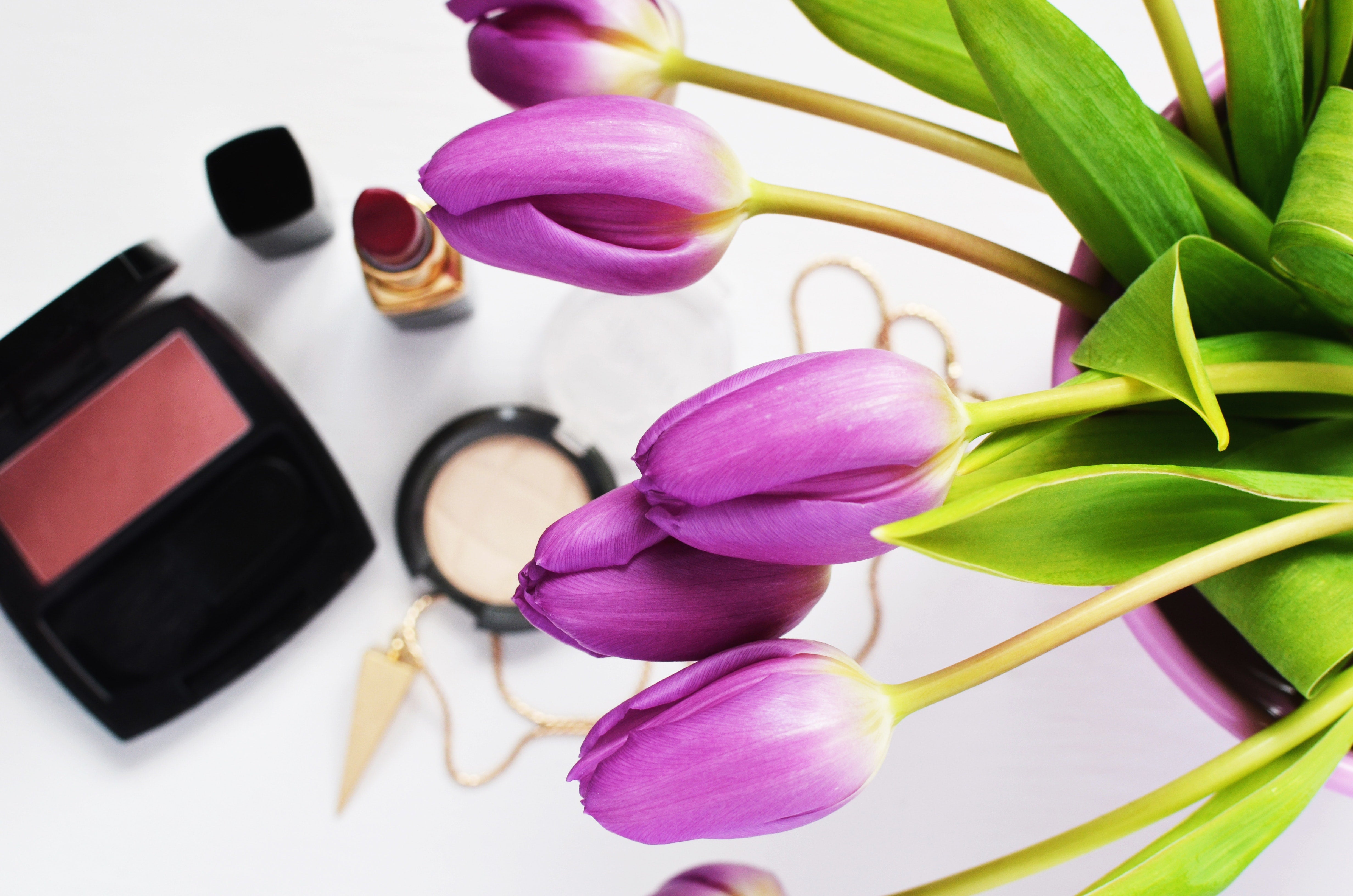 Bright and Beautiful: 6 Spring Beauty Trends to Try