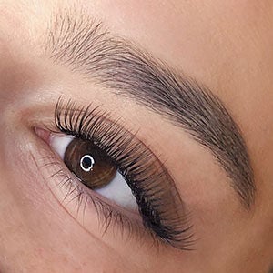 classic eyelash image closeup