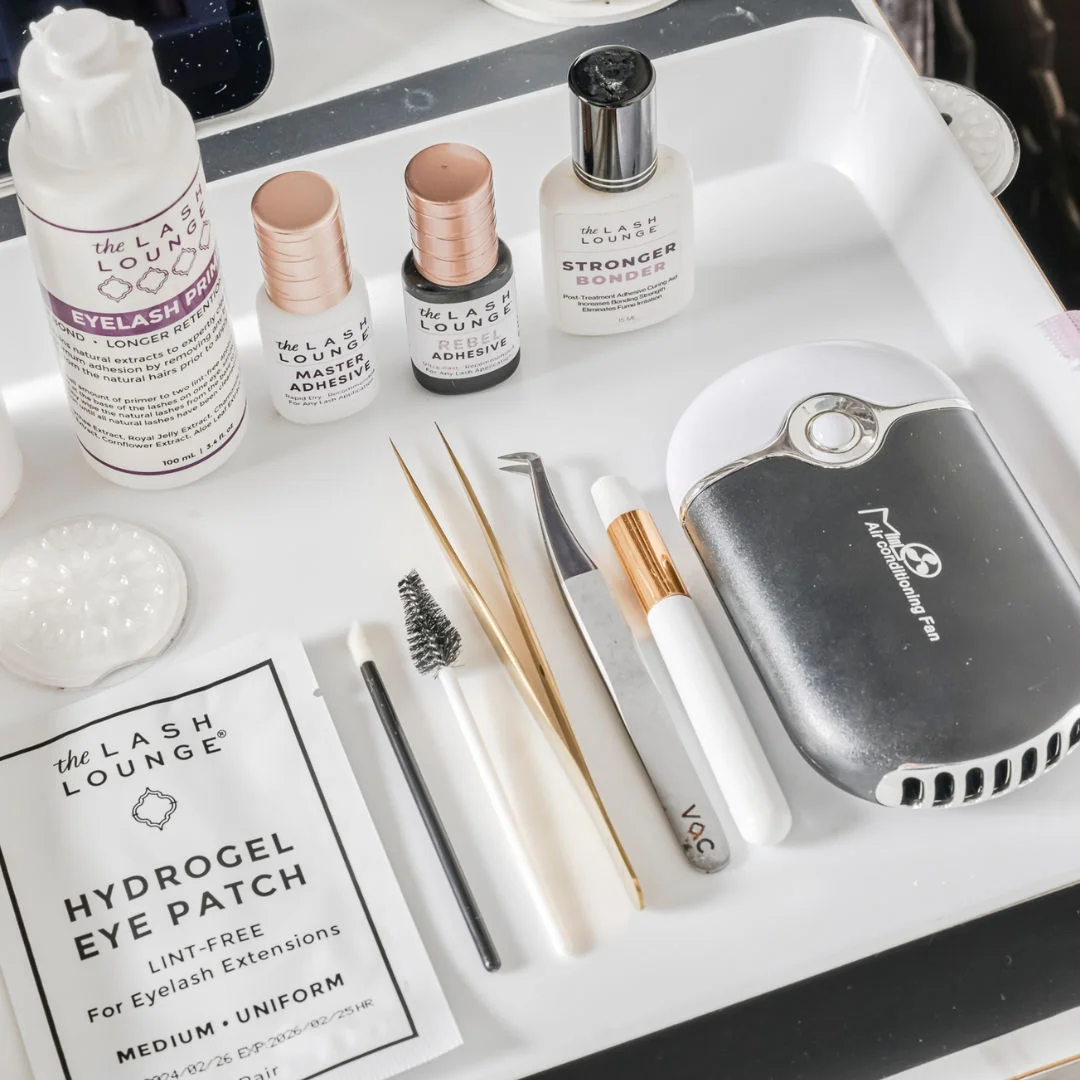 lash stylist work station